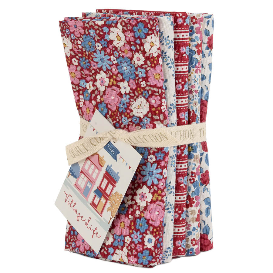 Tilda Stoffpaket "Village Life" in Burgundy - 5 verschiedene Designs  100%Baumwolle