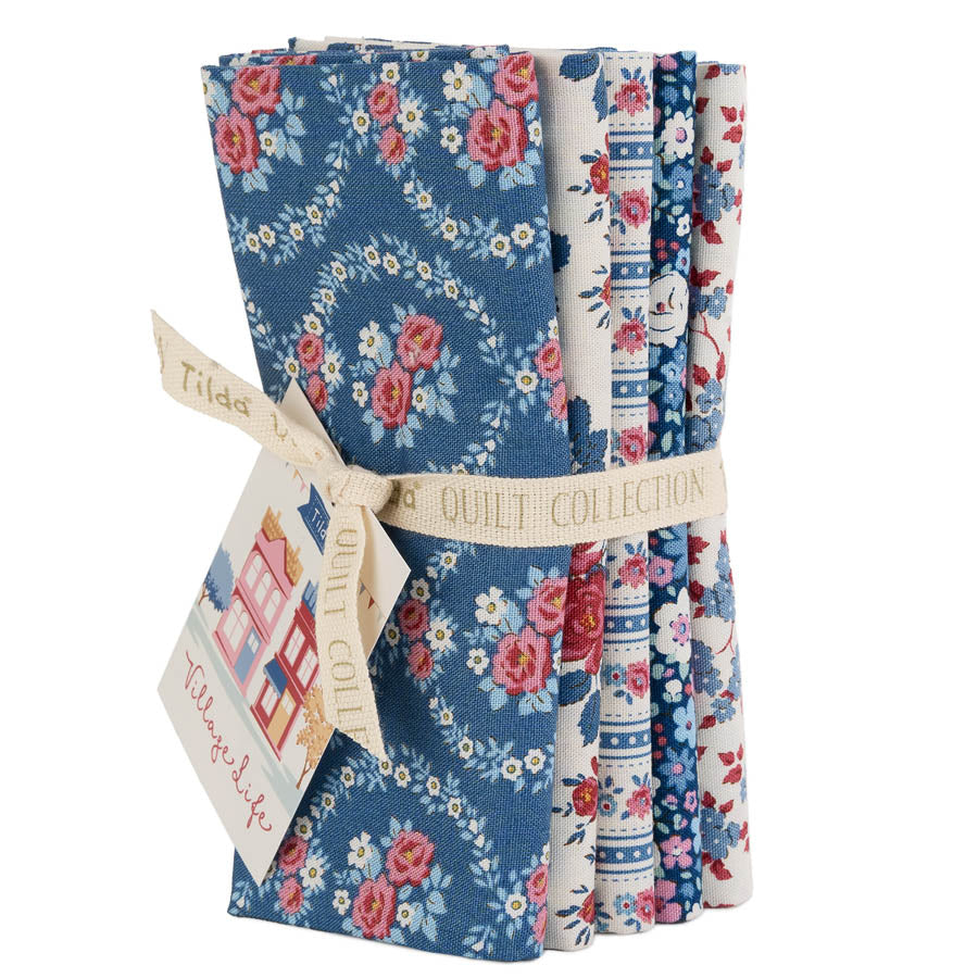 Tilda Stoffpaket "Village Life" in Blue  5 verschiedene Designs  100%Baumwolle